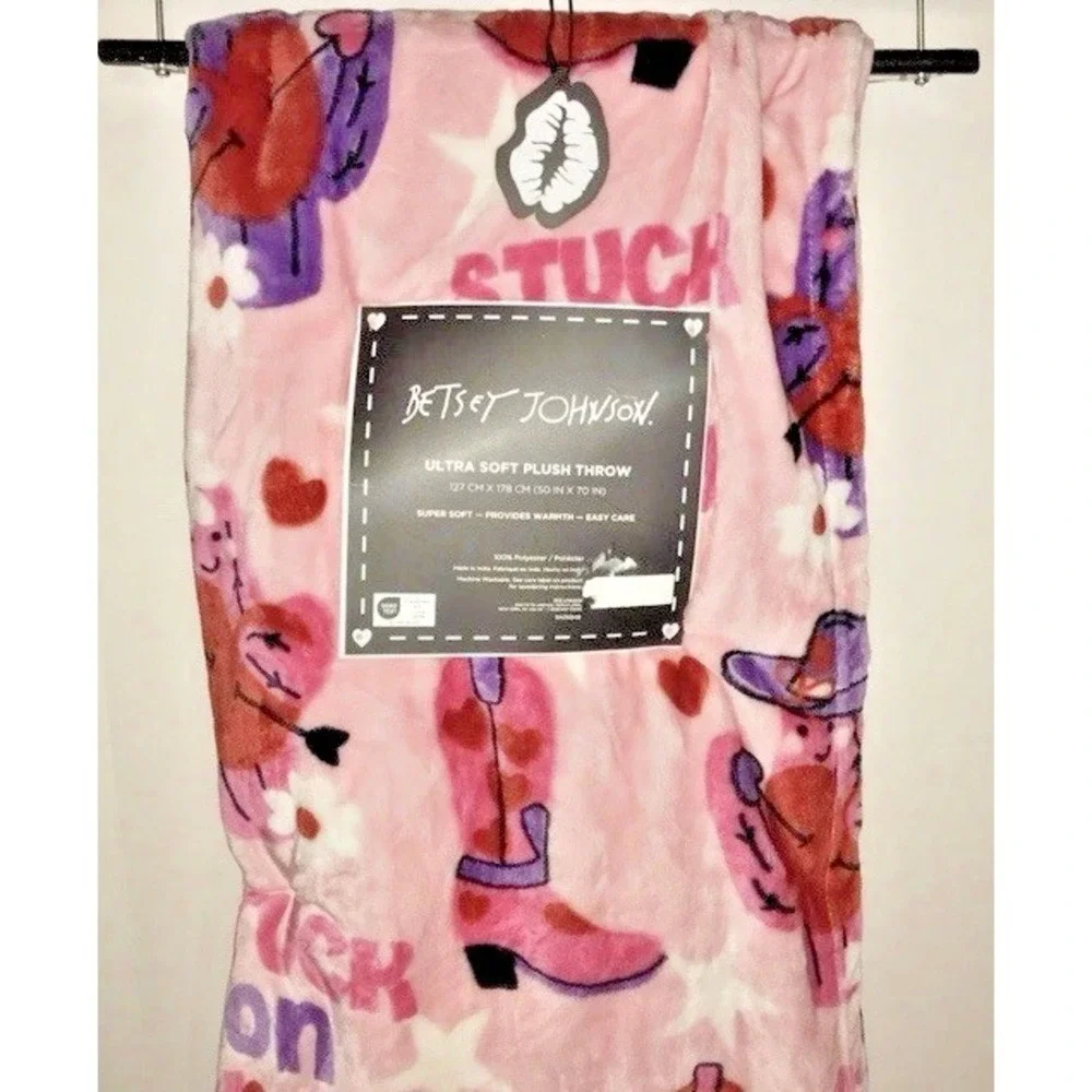 Betsey Johnson STUCK ON YOU Soft Plush Throw Blanket 50x70 Cowgirl‎ Rodeo Hearts